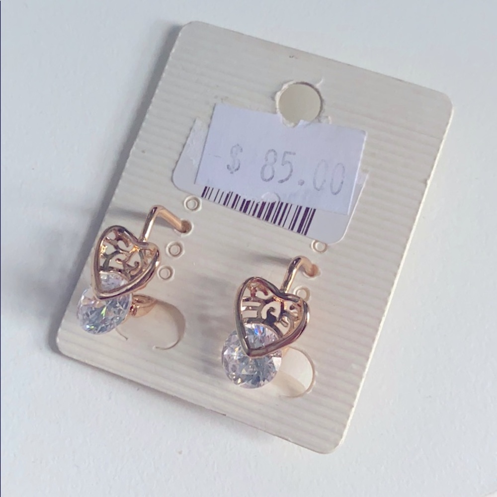 ✨NEW✨ Heart Shaped Diamond Earrings